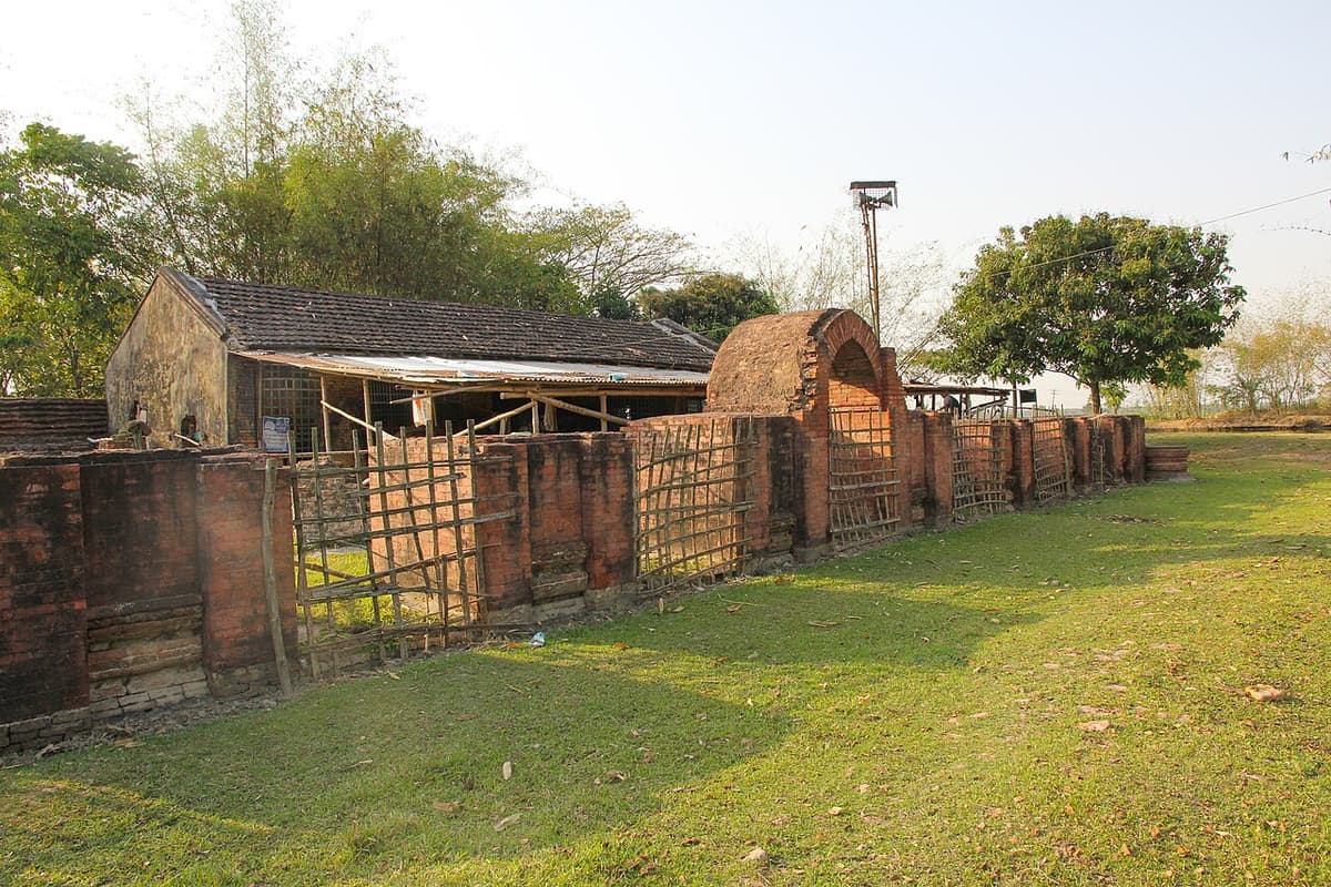 Satgachhia Gayebana Mosque, Jhenaidah