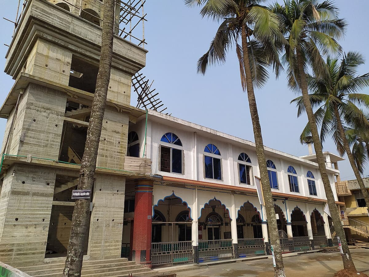 Puran Bazar Jami Mosque, Madaripur