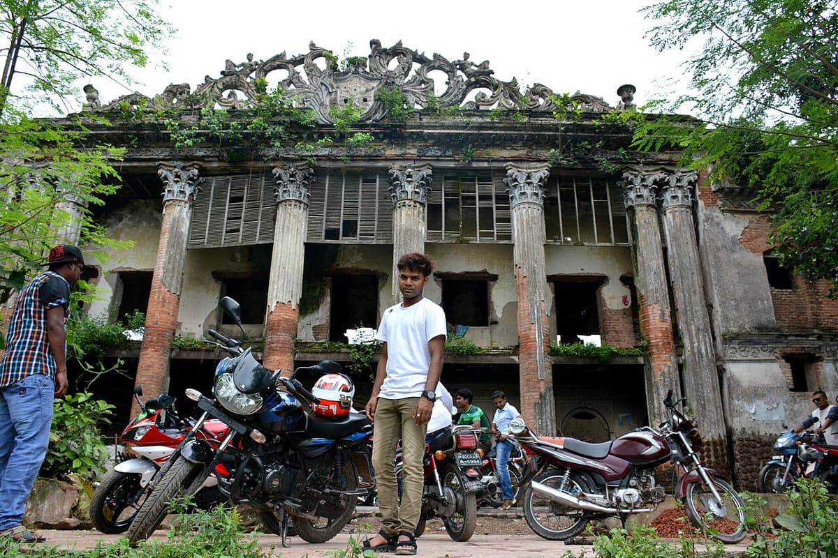 Dubalhati Rajbari, Naogaon