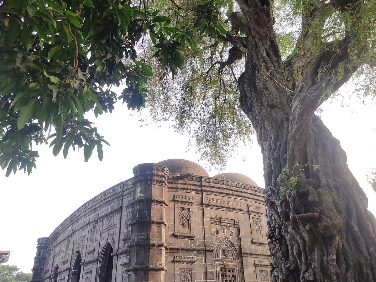 Kusumba Mosque, Naogaon