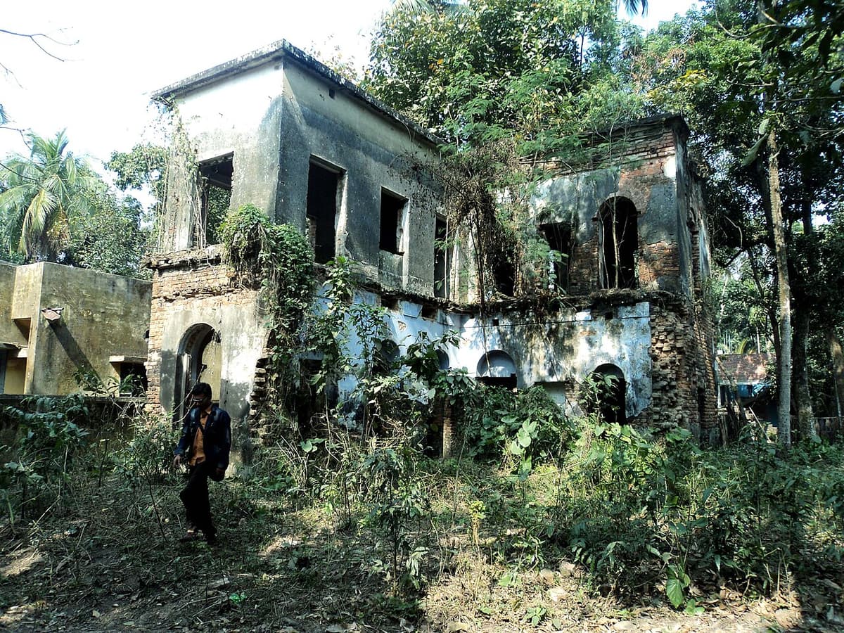 S. M. Sultan Memorial Complex, Narail