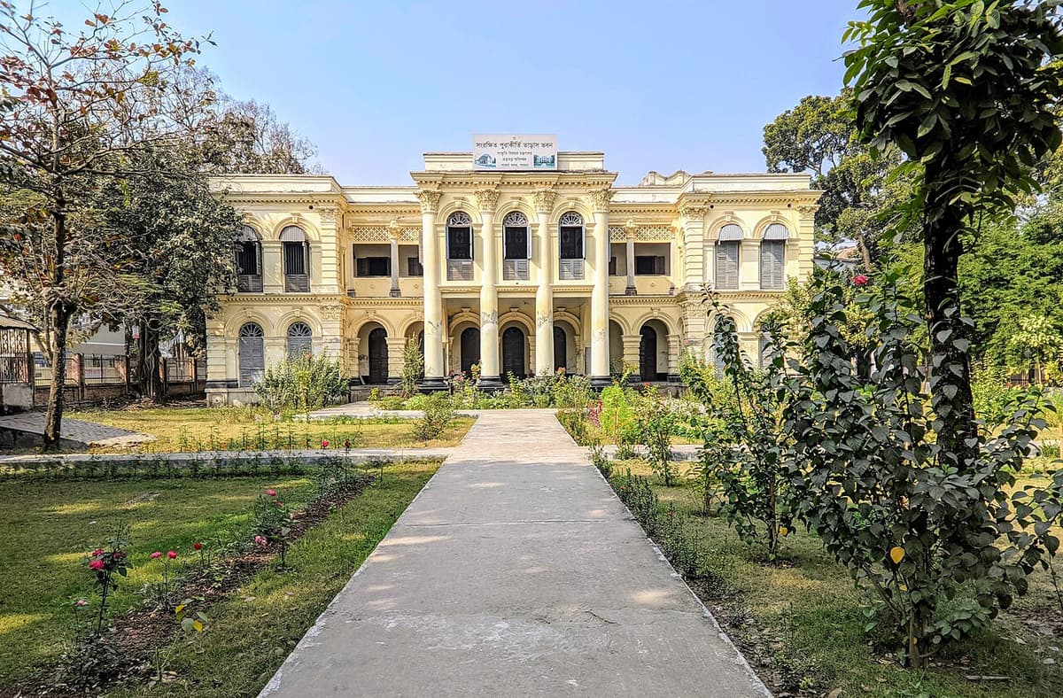 Tarash Bhaban (Tarash Rajbari), Pabna