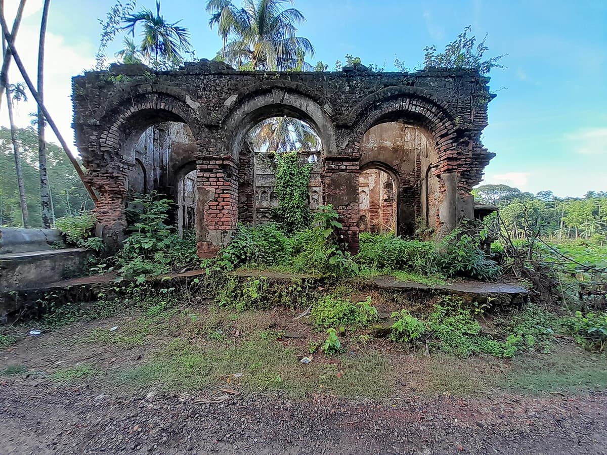 Rayerkathi Zamindar Bari and Shiva Temples, Pirojpur