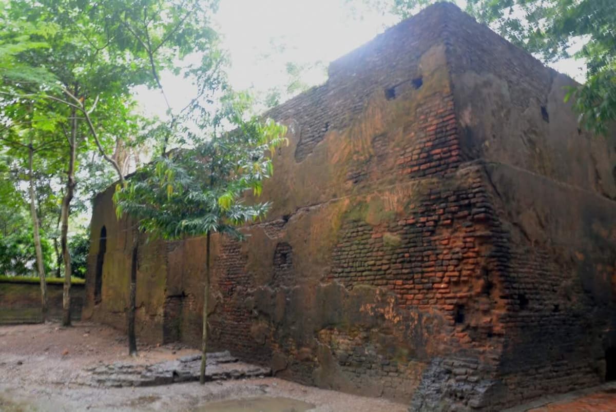 Ishwaripur Hammamkhana, Satkhira