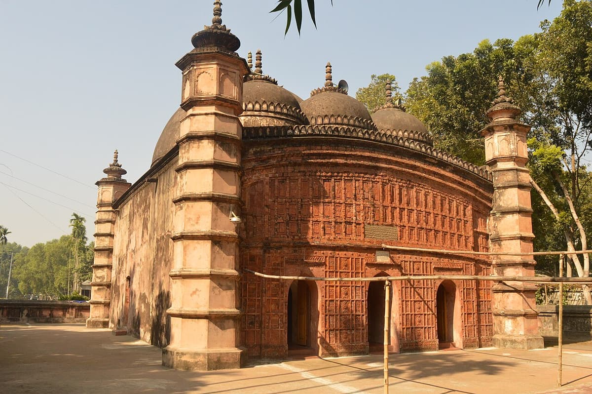 Atia Mosque, Tangail
